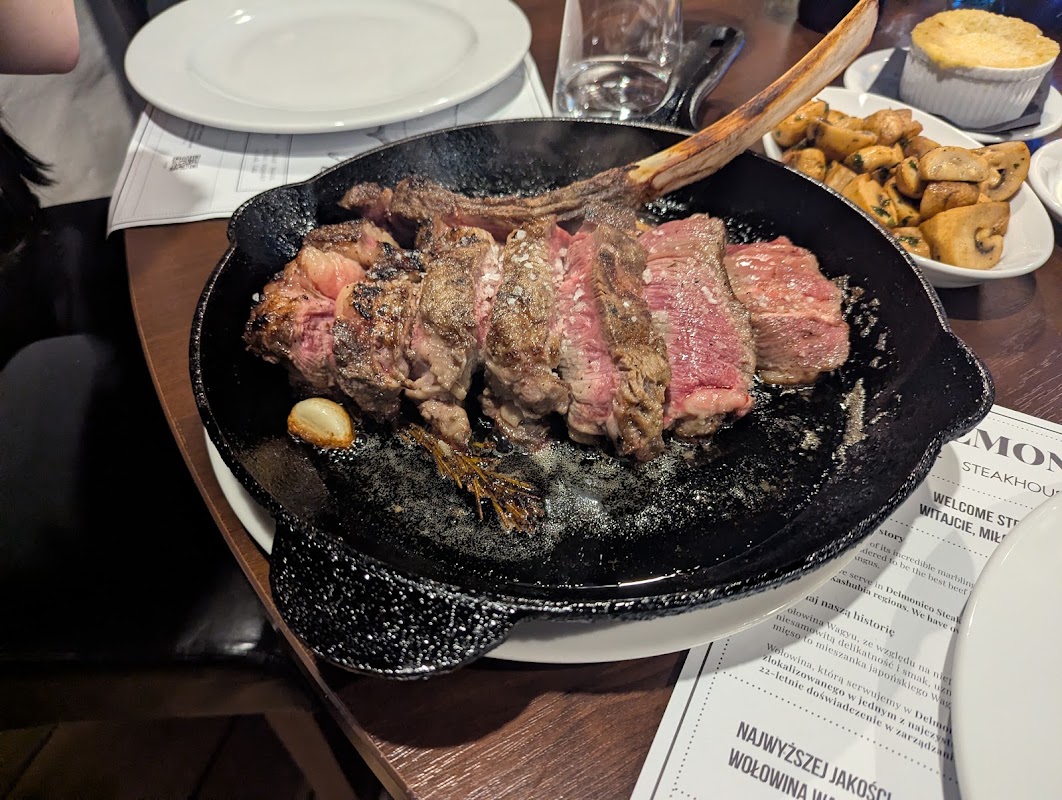 Delmonico - Steakhouse, Friends & Wine - zdjęcie 3