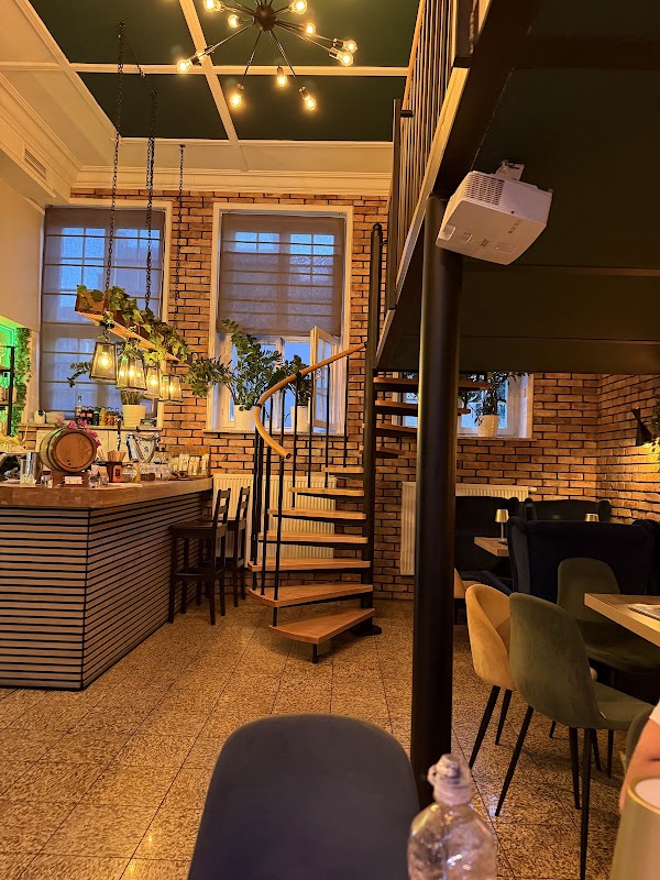 Restauracja Półpiętro - zdjęcie 2