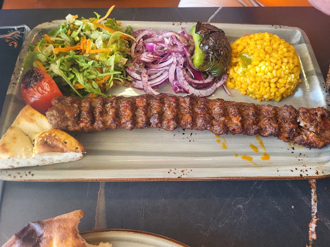 Zana Restaurant & Lounge Bar - zdjęcie 3